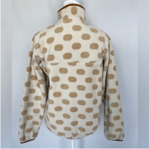 Patagonia Polka Dot Snap T Synchilla Fleece Pullover
Cream, Beige and Brown - Picture 4 of 10